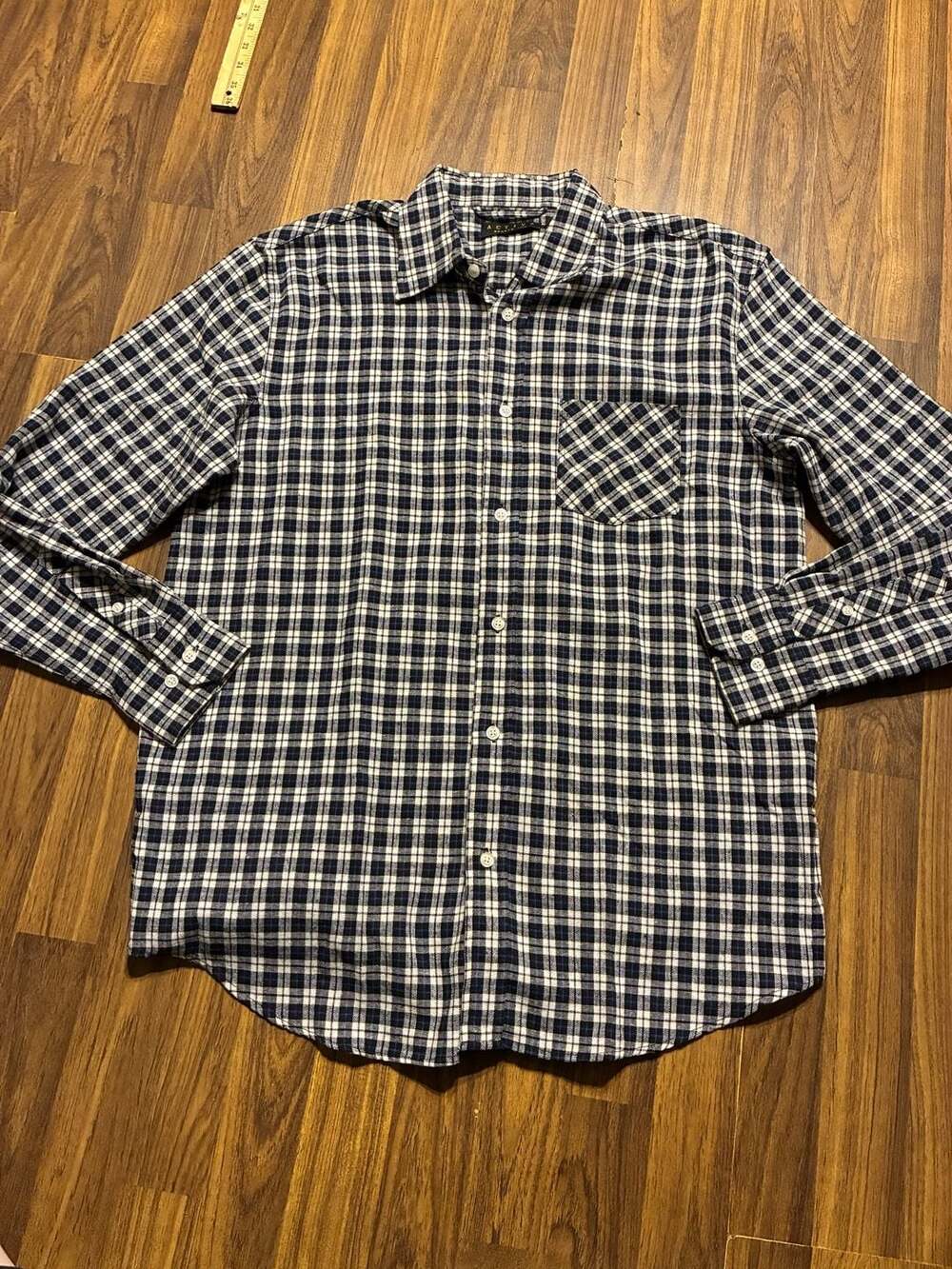 Activa Sports Inc Mens Long Sleeve Button Down Shirt Blue and White Plaid